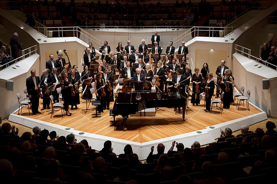 La Chamber Orchestra of Europe con la batuta de Sir Antonio Pappano y María Dueñas como solista en el Teatro de la Maestranza