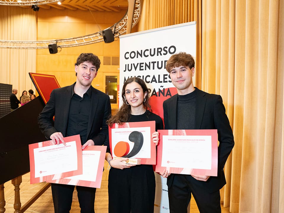 La violonchelista barroca Laia Terré gana el Concurso de Música Antigua de Juventudes Musicales de España