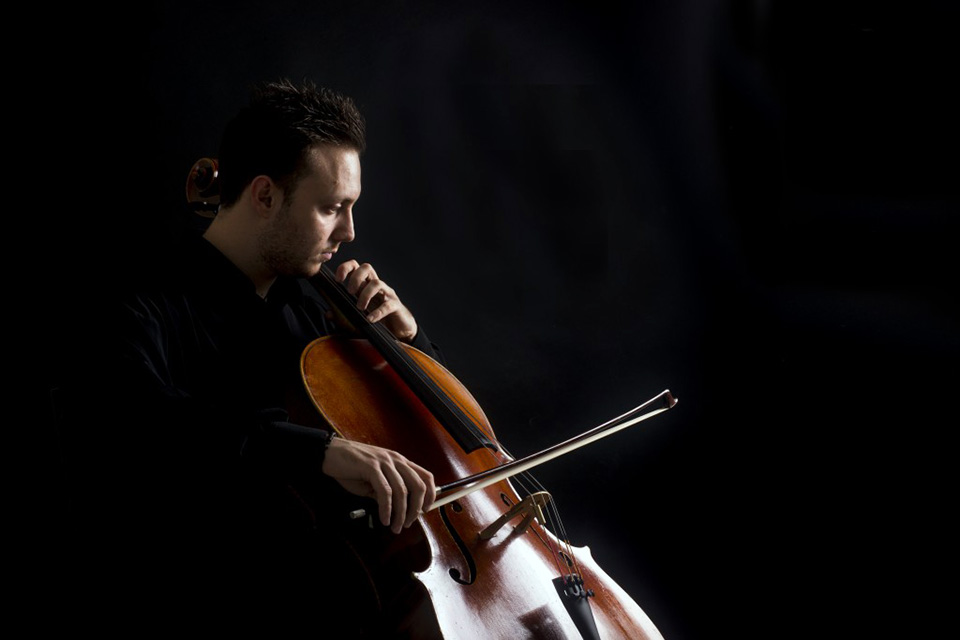 Álvaro Albiach dirige a David Barona y a la Orquesta de Extremadura en su próximo concierto