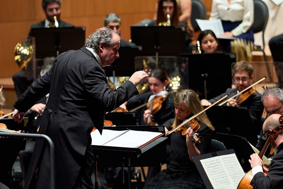 Juanjo Mena dirigirá a la Orquesta Sinfónica de Navarra y al Orfeón Pamplonés en el tercer concierto de la Temporada