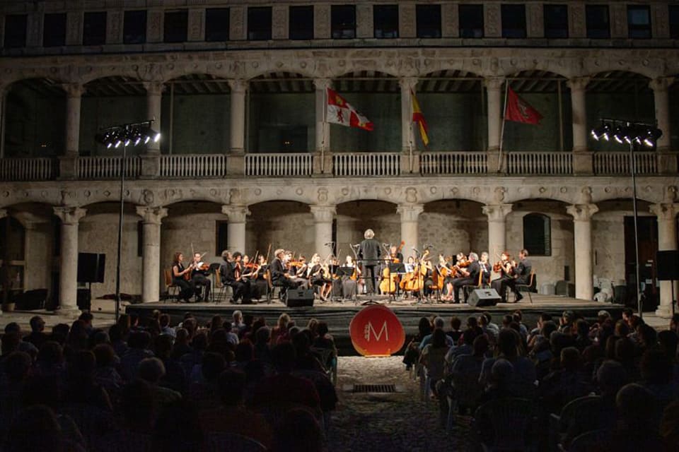 La Sinfónica de Segovia presenta El misterioso caso del asesinato del tosedor de conciertos