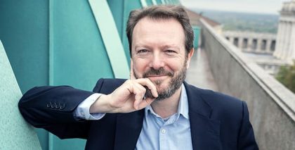 David Afkham estrena con la Orquesta Nacional de España VISITACION[e]S, de Òscar Colomina i Bosch, junto a obras de Mahler y Berg