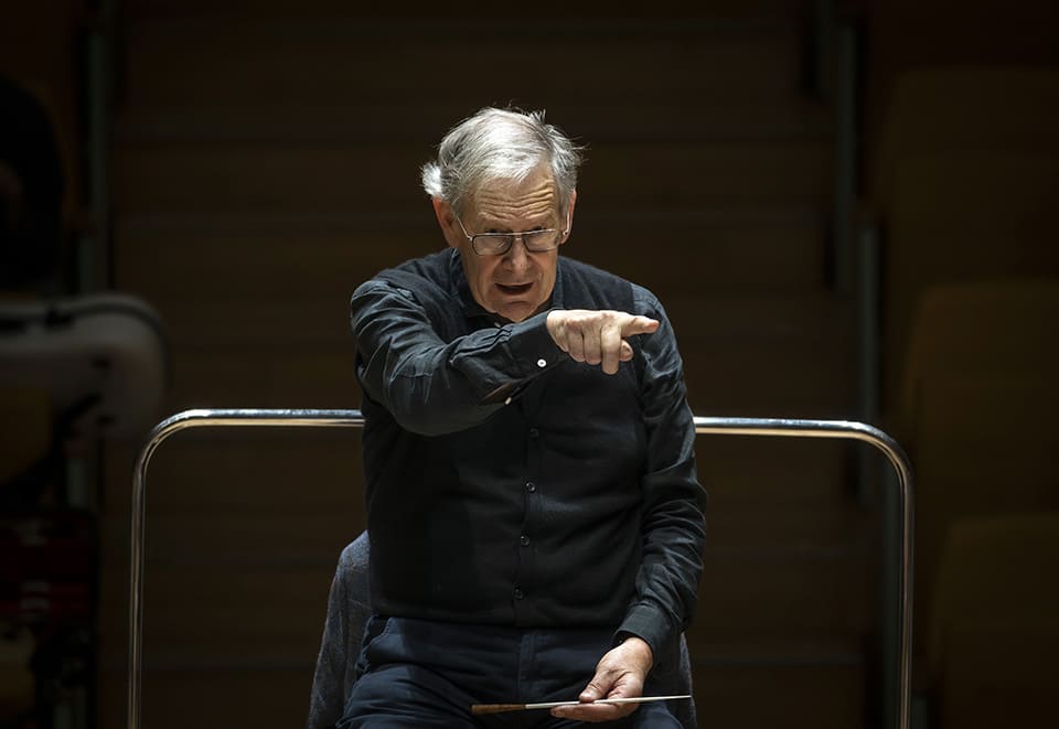 Sir John Eliot Gardiner, leyenda de la dirección orquestal, debuta en Les Arts con sinfonías de Sibelius y Dvořák