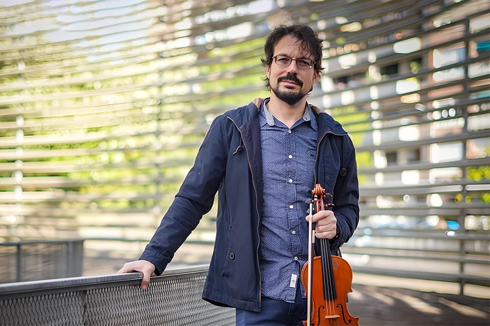 Álvaro Albiach dirige a David Barona y a la Orquesta de Extremadura en su próximo concierto