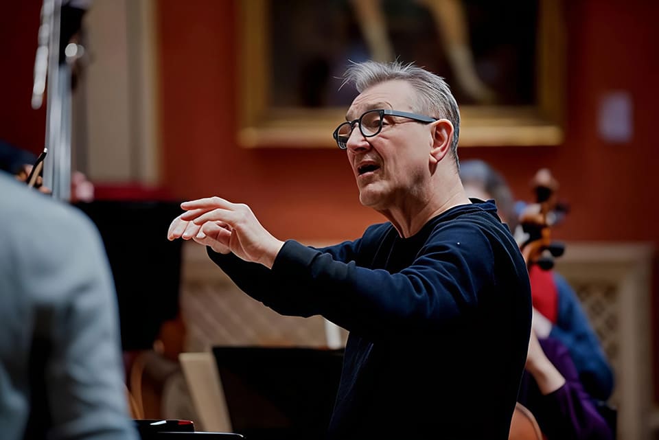 Julia Hagen debuta en el Palau de la Música de la mano de Trevor Pinnock con el Concierto para violonchelo de Dvorák Julia Hagen debuta en el Palau de la Música de la mano de Trevor Pinnock con el Concierto para violonchelo de Dvorák