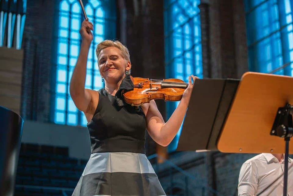 Vineta Sareika estrena en España una obra del letón Pēteris Vasks dentro de la Temporada 25-26 de la Orquesta Sinfónica de Navarra