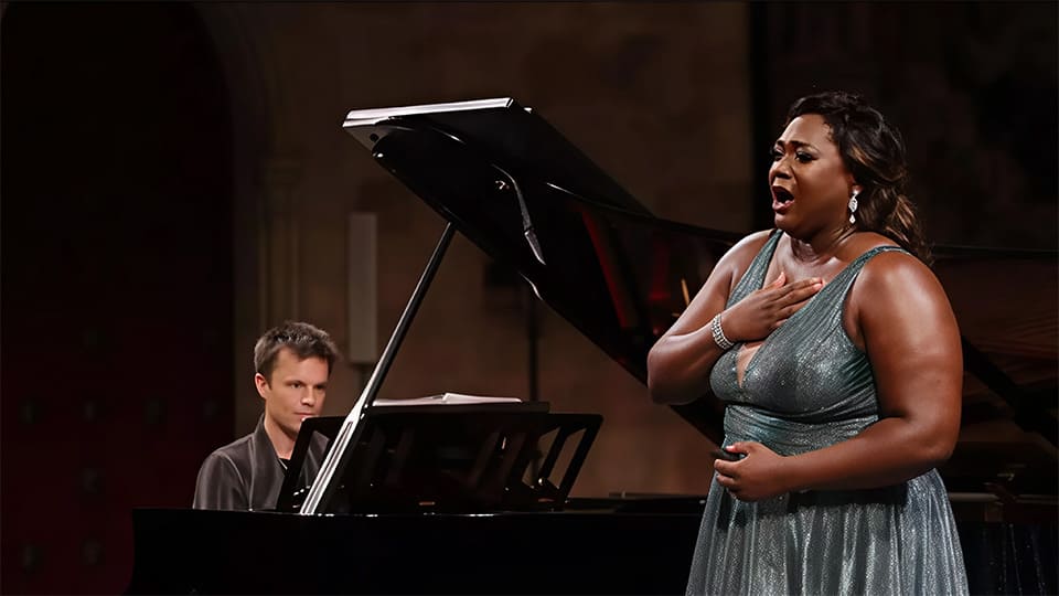 Angel Blue: del Lied tardorromántico al jazz, musical y espirituales afroamericanos en Les Arts