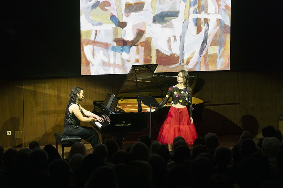 Pop y vanguardia en el primer recital del LIFE Victoria en Madrid con Fleur Barron y Kunal Lahiry en el Museo Thyssen