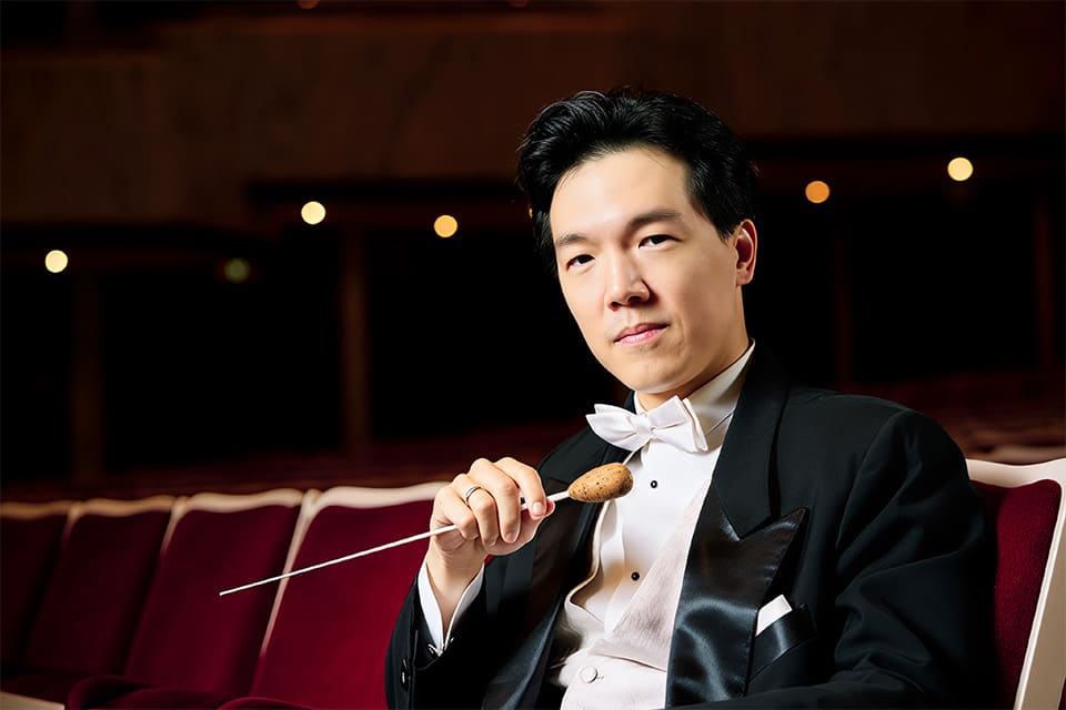 La Orquesta Sinfónica de Castilla y León dirigida por Lio Kuokman ofrece esta semana obras de Gubaidúlina, Chopin y Stravinski