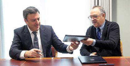 Amigos de la Ópera firma con la Deputación de A Coruña un convenio de apoyo a la Temporada Lírica 2025 por 90.000€