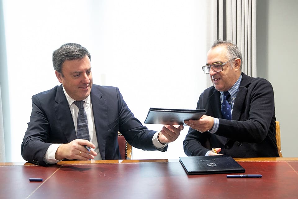 Amigos de la Ópera firma con la Deputación de A Coruña un convenio de apoyo a la Temporada Lírica 2025 por 90.000€