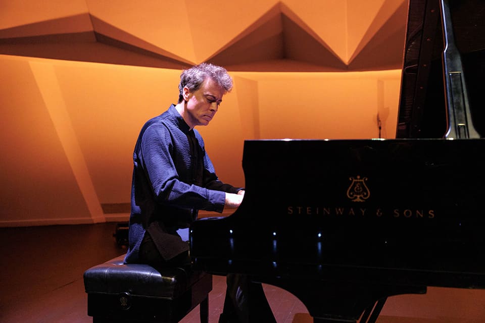 David Afkham dirige obras de Beethoven, Tailleferre y Honegger con Paul Lewis y Coline-Marie Orliac como solistas