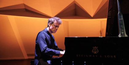 David Afkham dirige obras de Beethoven, Tailleferre y Honegger con Paul Lewis y Coline-Marie Orliac como solistas