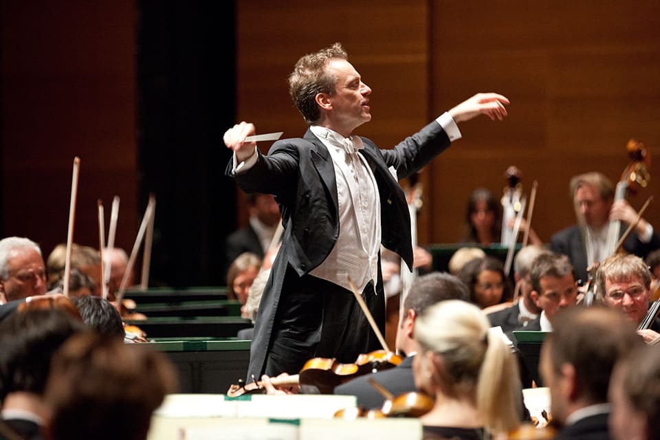Jonathan Nott, nuevo director musical del Gran Teatre del Liceu a partir de la temporada 2026/2027