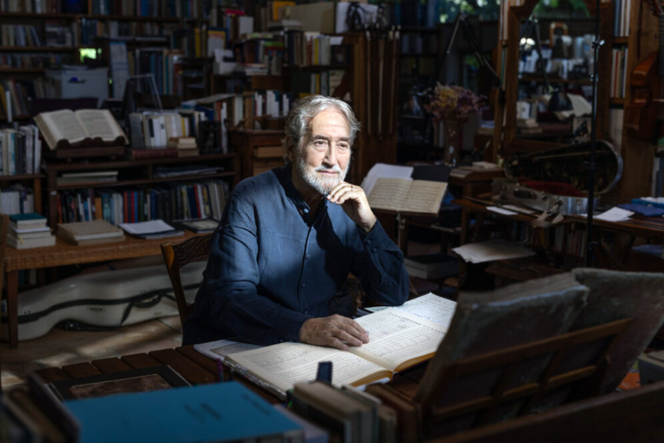 Jordi Savall propone en la Temporada 25-26 de Fundación Baluarte un viaje por las raíces musicales de Latinoamérica