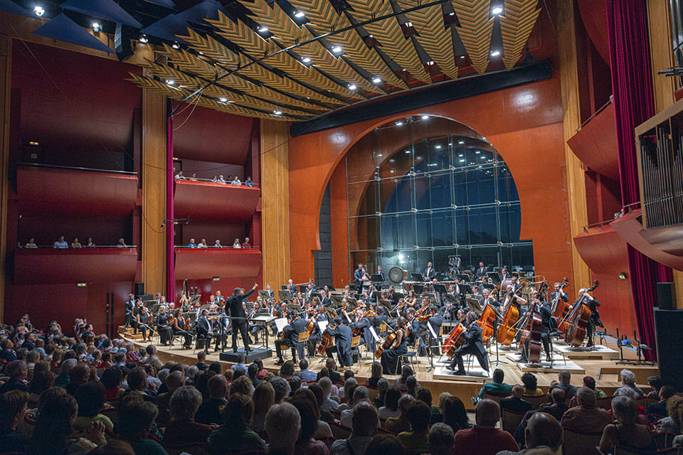 La Filarmónica de Gran Canaria hechiza el 42 FIMC con Estrella Morente y el sonido de Falla y Ravel