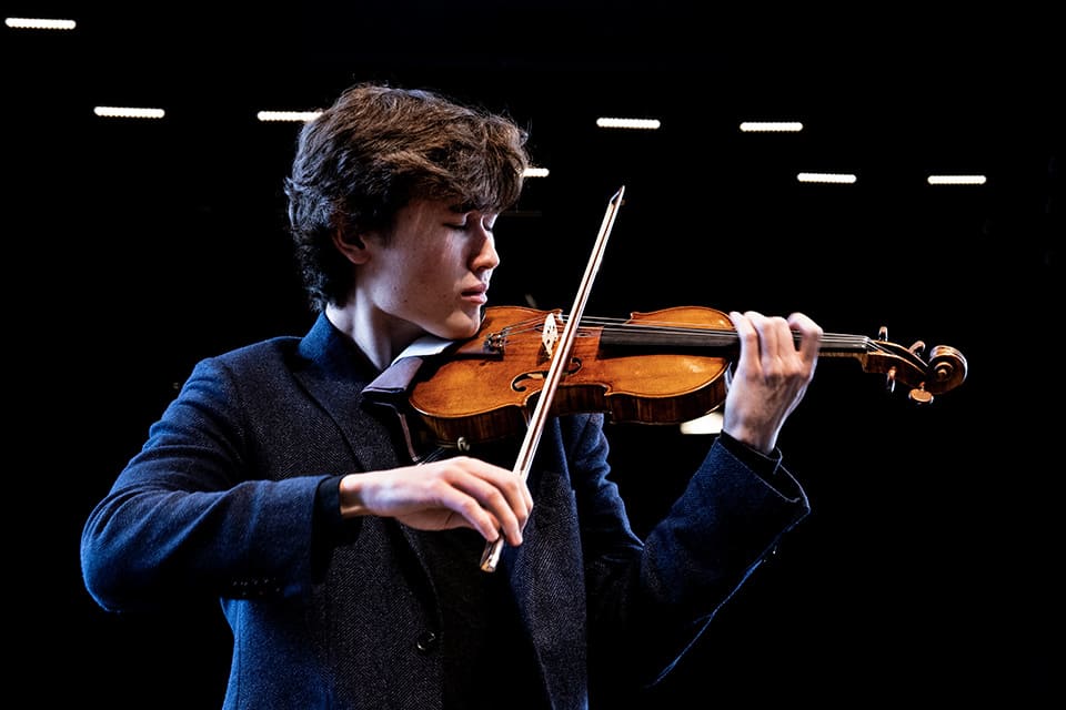 Tarmo Peltokoski y Daniel Lozarkovich, los nuevos genios de la música en un concierto único en Madrid