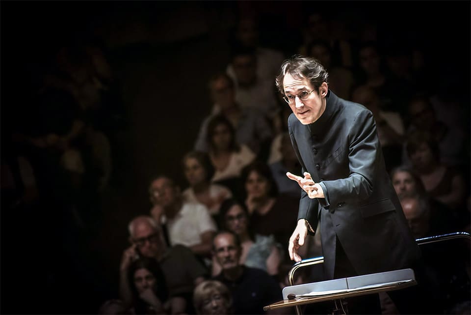El maestro Pablo González subirá al pódium del Teatro Cervantes para dirigir el duodécimo programa de abono de la OFM