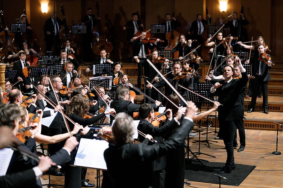 Wagner sin palabras en el Teatro de la Maestranza con el Anillo en versión sinfónica por musicAeterna y Teodor Currentzis