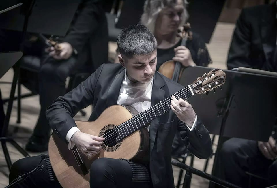 El guitarrista Ausiàs Parejo y la Orquesta de RTVE interpretarán el «Concierto de Aranjuez»