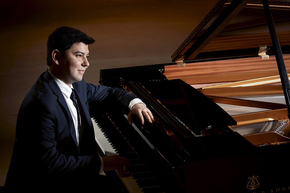 La Orquesta Sinfónica de Castilla y León dirigida por Petrenko y con el pianista Behzod Abduraimov