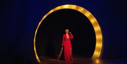 Pasión Vega revisita el universo de Pedro Almodóvar en el Teatro de la Maestranza