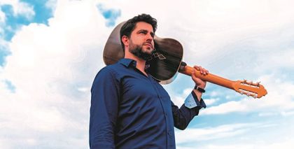 Thierry Fischer dirige a la OSCyL con Rafael Aguirre en un programa español