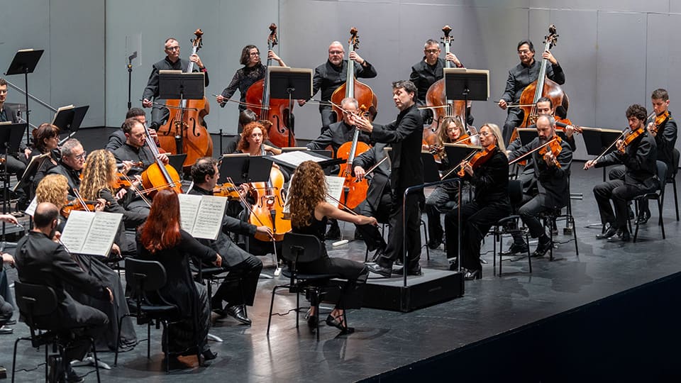 La Orquesta de Extremadura interpreta el «Canto de alabanza» de Mendelssohn y el Concierto para oboe de Martinů