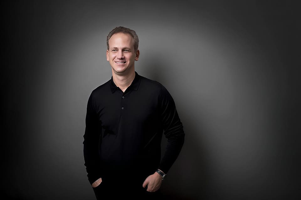 El maestro mejicano Carlos Miguel Prieto dirigirá a la OFM en el programa 11 de su temporada de abono