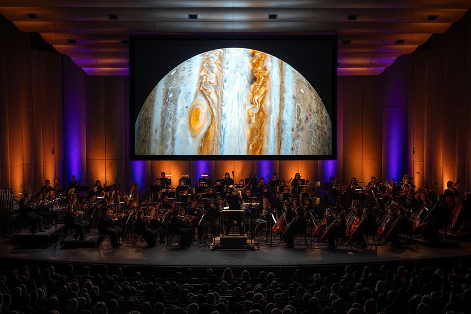 Música sinfónica y astronomía se unen para acompañar los eclipses solares en España con OCNE y CSIC