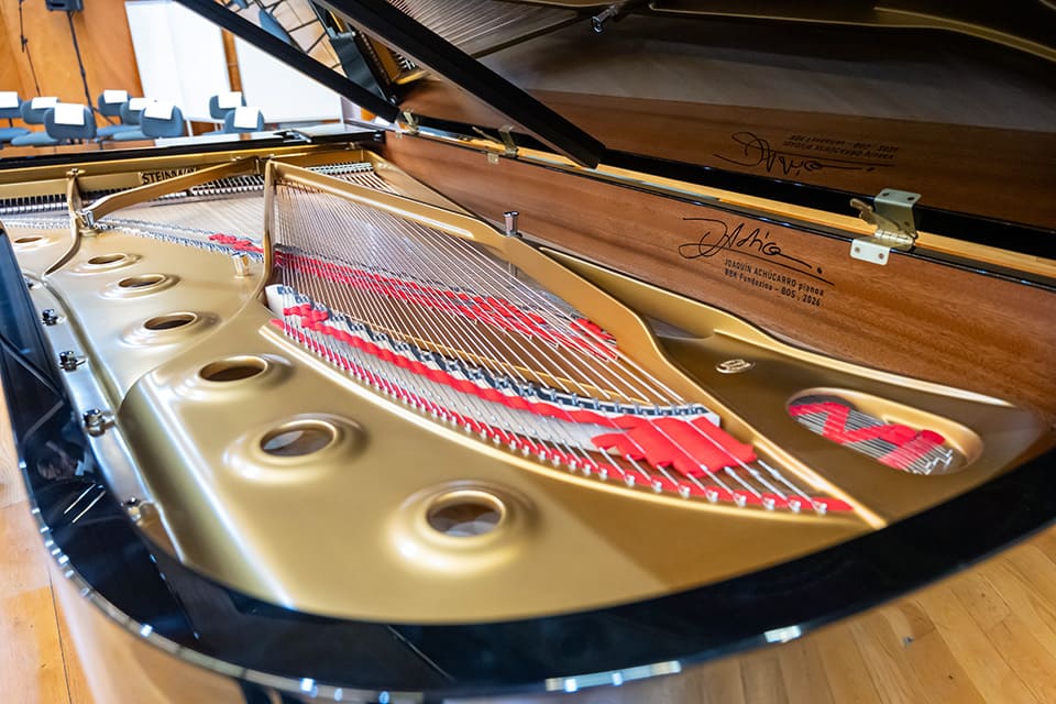 La BOS bautiza con el nombre de Joaquín Achúcarro su nuevo piano La BOS bautiza con el nombre de Joaquín Achúcarro su nuevo piano