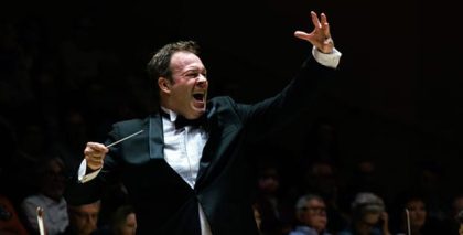 David Reiland y Pavel Šporcl, últimos debuts en la temporada de la Orquesta de Extremadura