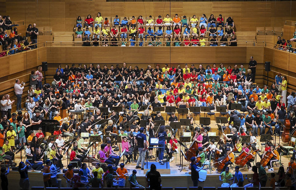 El Centro Cultural Miguel Delibes acoge «Miradas que suenan», una cantata de 2.000 niños junto a la OSCyL