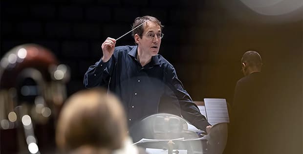 Pablo González dirige a la OCNE con obras de Boulanger, Debussy y Chaikovski en el Auditorio Nacional
