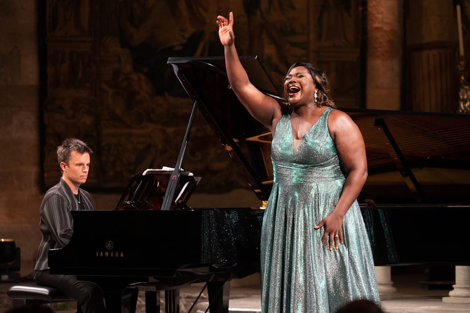 Angel Blue regresa a Les Arts con un recital que une Lied, jazz y espirituales afroamericanos Angel Blue regresa a Les Arts con un recital que une Lied, jazz y espirituales afroamericanos