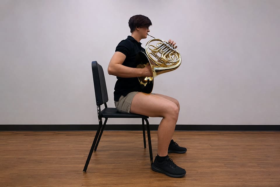 ¿Por qué la trompa se toca con una mano dentro? ¿Por qué la trompa se toca con una mano dentro?