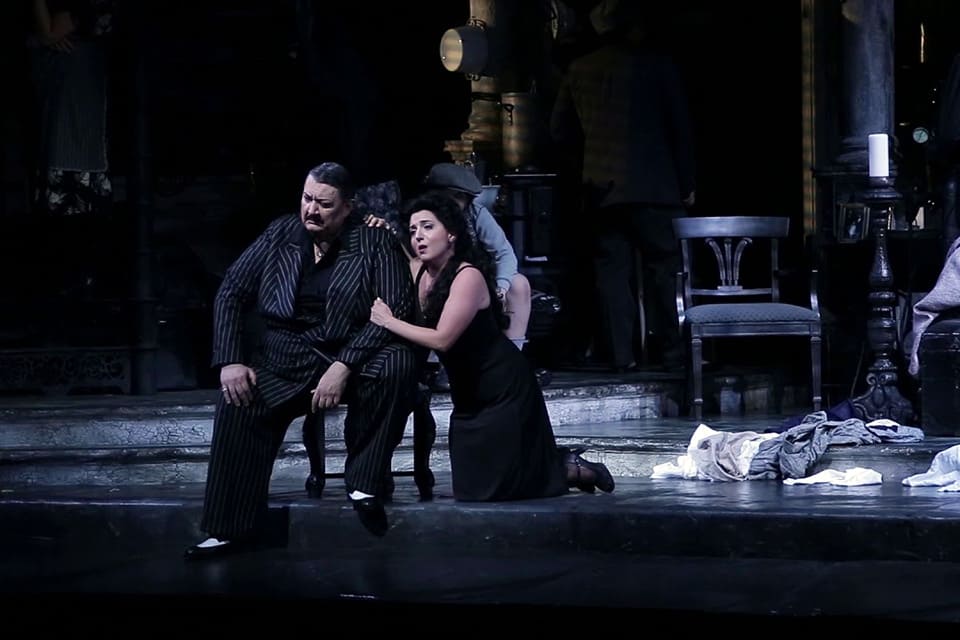 ¿Por qué en la ópera se repiten tantas veces las mismas palabras? ¿Por qué en la ópera se repiten tantas veces las mismas palabras?