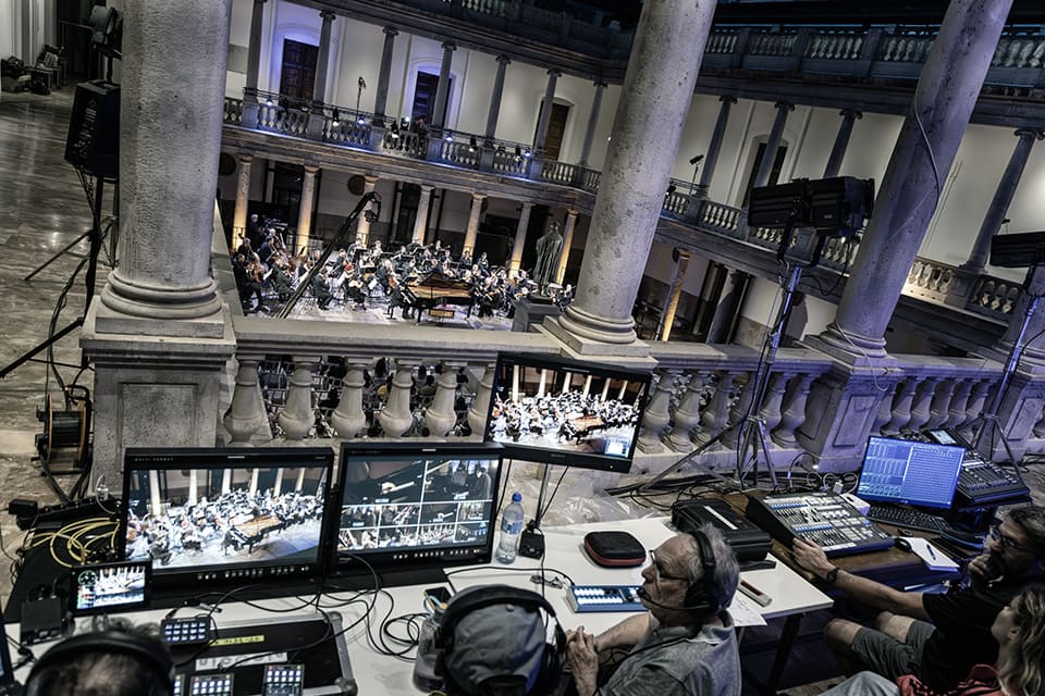 La Orquesta de València y Mao Fujita inauguran Serenates 2026 en ARTE Mao Fujita y Alexander Liebreich en la grabación para ARTE