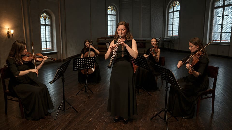 Por qué el oboe da la nota para afinar la orquesta? Por qué el oboe da la nota para afinar la orquesta?
