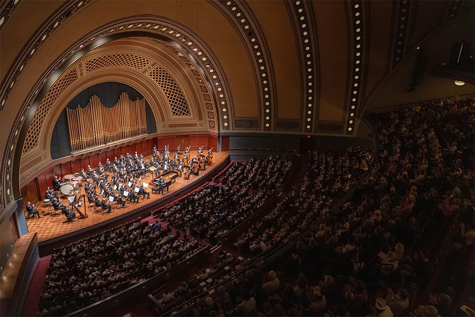 Por qué el oboe da la nota para afinar la orquesta? Por qué el oboe da la nota para afinar la orquesta?