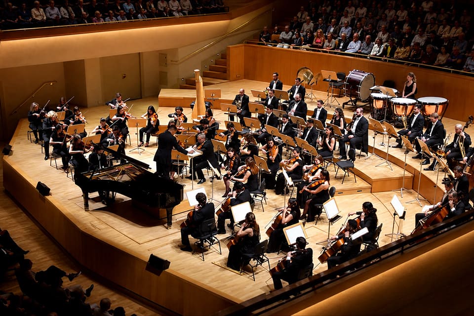 Por qué el oboe da la nota para afinar la orquesta? Por qué el oboe da la nota para afinar la orquesta?
