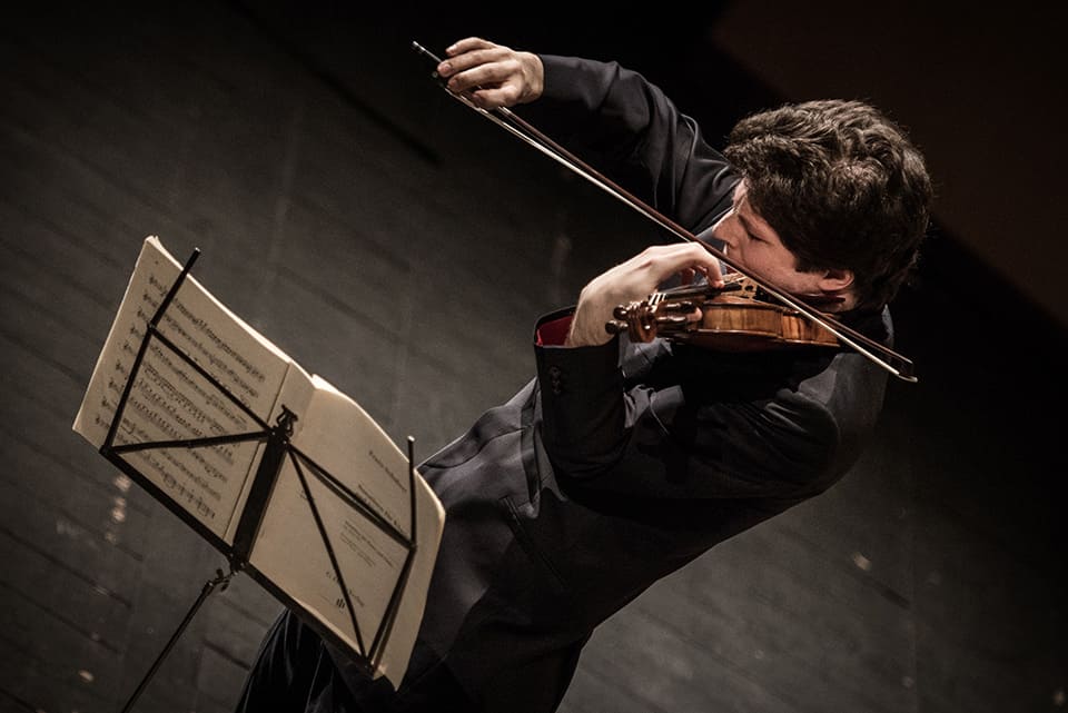 ¿Una cadenza detiene el tiempo en un concierto? ¿Una cadenza detiene el tiempo en un concierto?