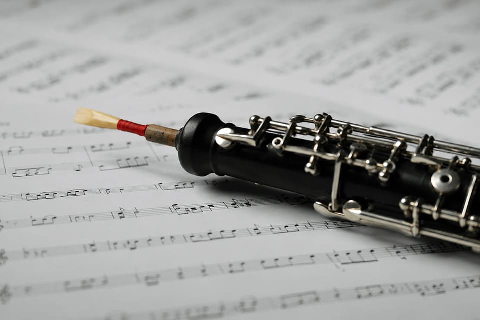 Por qué el oboe da la nota para afinar la orquesta? Por qué el oboe da la nota para afinar la orquesta?