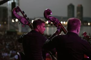 Ludovic Morlot y la OBC reúnen a más de 30.000 personas en Clàssica a la Platja OBC en Clàssica a la Platja