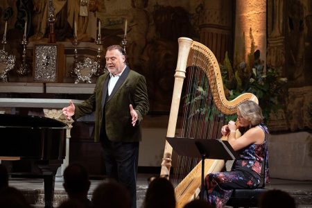 Bryn Terfel y Hannah Stone
