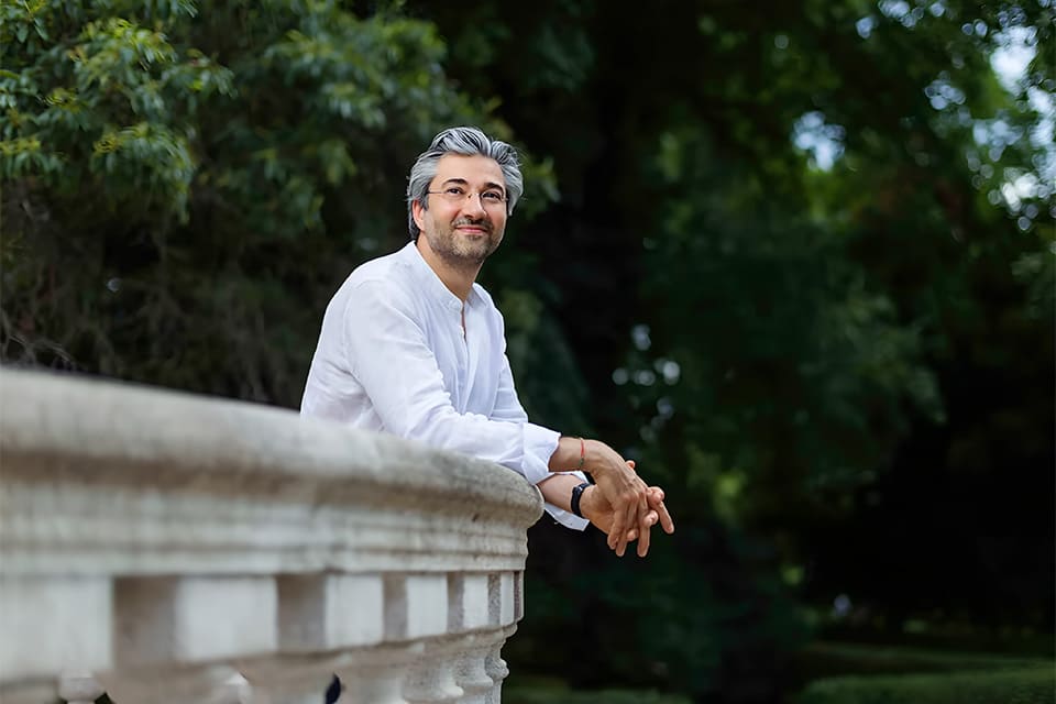 David Afkham, de la OCNE, ingresa en la Orden de Alfonso X el Sabio David Afkham, de la OCNE, ingresa en la Orden de Alfonso X el Sabio