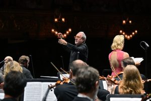 Josep Pons se despide del Liceu tras catorce años como director musical El maestro Josep Pons