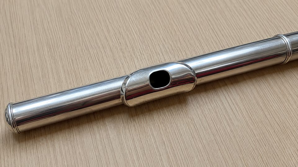 ¿Por qué la flauta travesera se toca de lado? ¿Por qué la flauta travesera se toca de lado?