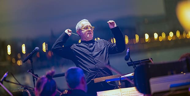 Josep Pons y la Orquesta del Liceu reúnen a 30.000 personas en Clàssica a la Platja