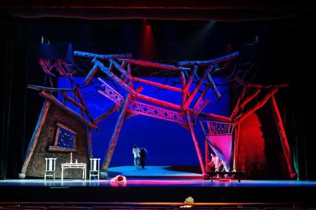 La ópera china Tierra Salvaje se estrena en España Escena del acto 1